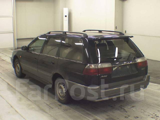 Nissan Avenir w10