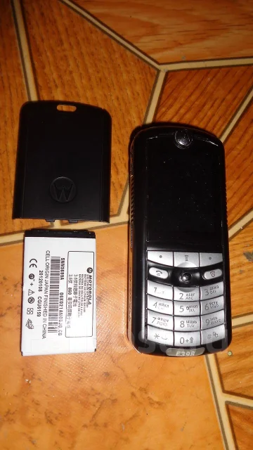 Motorola E398. ����� ����
