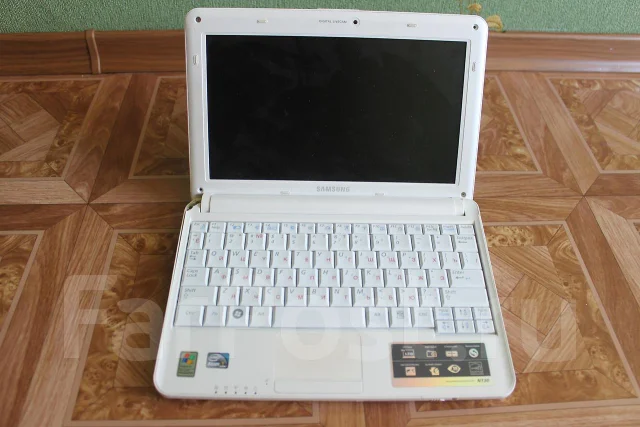 Samsung N130. 1,6����, ��� 1024 ��, ���� 300��� ����