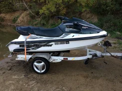 Yamaha WaveRunner ����