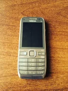 Nokia E52. �/�