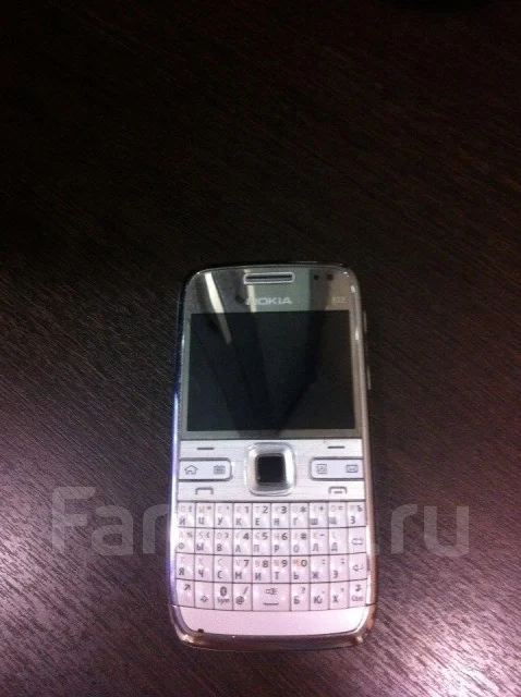 Nokia E72. �/� ����