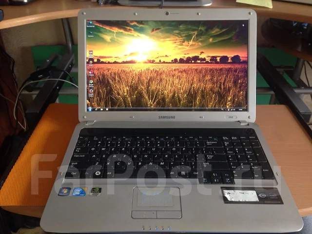Samsung R530. 2,2����, ��� 3072 ��, ���� 320���, WiFi: 1, ����������� �� 3��. ����