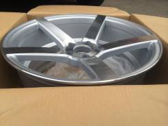 Vossen. 8.0/9.0x18, 5x114.30, ET35/35, ЦО 73,0 мм.