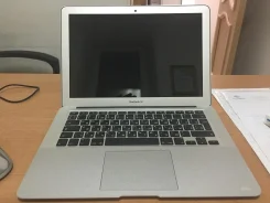 Apple MacBook Air. 1,3����, ��� 4 ��, ���� 256���, WiFi: 1, Bluetooth: 1 ����
