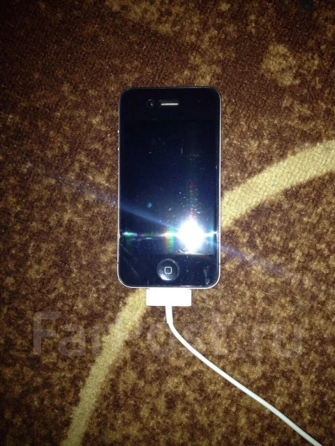 Apple iPhone 4 ����