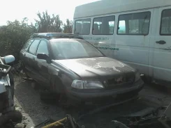 Volvo V40 ����