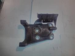 Кронштейн коробки передач 33119-32020. Toyota: Ipsum, Mark II Wagon Qualis, RAV4, Carina, Camry Gracia, Vista Ardeo, Solara, Scepter, Vista, Celica, H...