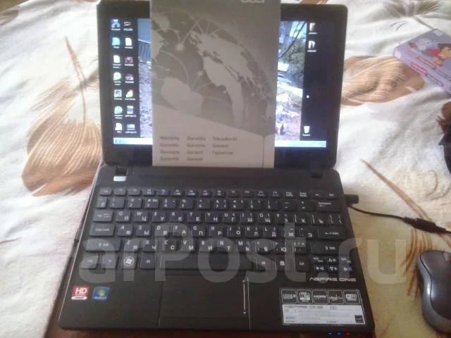 Acer Aspire One 725. 1,3����, ��� 2048 ��, ���� 500���, WiFi: 1, Bluetooth: 1, ����������� �� 5��. ����