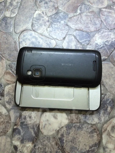 Nokia C6-00. �/� ����