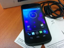 Samsung Galaxy Nexus GT-i9250. �/�
