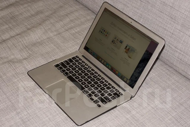 Apple MacBook Air 13 2011 Mid MC966. 1,7����, ��� 4 ��, ���� 256���, WiFi: 1, Bluetooth: 1, ����������� �� 8��. ����