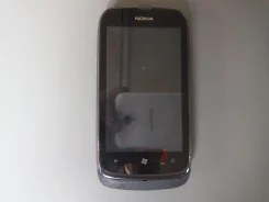 Nokia Lumia 610. �/�