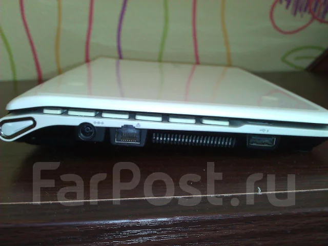 Samsung NC110. 1,6����, ��� 1024 ��, ���� 250���, WiFi: 1, Bluetooth: 1, ����������� �� 6��. ����