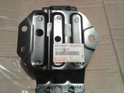 Крепление бампера. Toyota Avensis, AZT250, AZT250W, AZT250L