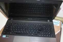 Asus K55VJ. 2,4����, ��� 4 ��, ���� 500���, WiFi, Bluetooth, ����������� �� 5��. ����