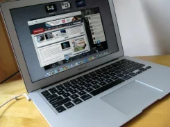 Apple MacBook Air 13 2013 Mid. 1,8����, ��� 4 ��, ���� 120���, ����������� �� 12��. ����