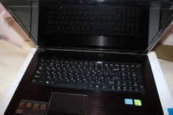 Lenovo G500. 2,6����, ��� 4 ��, ���� 500���, WiFi, Bluetooth, ����������� �� 5��.