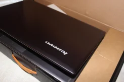 Lenovo V580c. 2,6����, ��� 4 ��, ���� 500���, WiFi, Bluetooth, ����������� �� 5��. ����