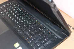 Lenovo B590. 2,4����, ��� 2048 ��, ���� 500���, WiFi: 1, Bluetooth: 1, ����������� �� 5��. ����