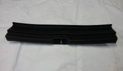 Панель замка багажника. Toyota Wish, ZNE10, ZNE10G Двигатель 1ZZFE