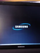 Samsung 300E5X. 2,5����, ��� 4 ��, ���� 500���, WiFi: 1, Bluetooth: 1, ����������� �� 3��. ����