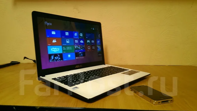 Asus X501A. 2,4����, ��� 2048 ��, ���� 320���, WiFi: 1, Bluetooth: 1, ����������� �� 6��. ����