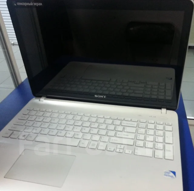 Sony VAIO SVF. 1,8����, ��� 4 ��, ���� 500���, WiFi: 1, Bluetooth: 1, ����������� �� 3��. ����