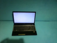 Samsung 305V5A. 1,8����, ��� 4 ��, ���� 500���, WiFi, Bluetooth, ����������� �� 8��.