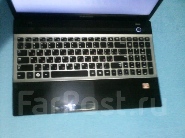 Samsung 305V5A. 1,8����, ��� 4 ��, ���� 500���, WiFi: 1, Bluetooth: 1, ����������� �� 8��. ����