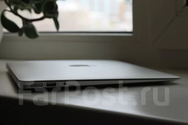 Apple MacBook Air 13 2013 Mid MD760. 2,6����, ��� 4 ��, ���� 120���, Bluetooth: 1, ����������� �� 12��. ����