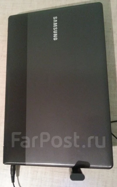 Samsung 300E5X. 2,5����, ��� 4 ��, ���� 500���, WiFi: 1, Bluetooth: 1, ����������� �� 10��. ����