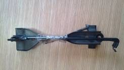 Крепление аккумулятора. Toyota Mark X, GRX121 Двигатель 3GRFSE