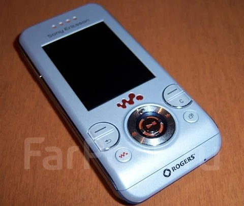 Sony Ericsson Walkman W580i. �/� ����
