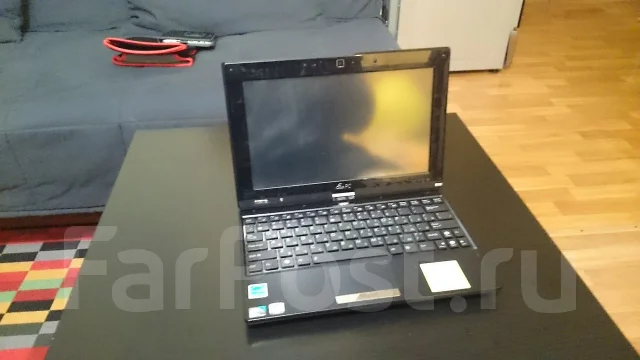 Asus Eee PC T101MT. 1,7����, ��� 2048 ��, ���� 320���, WiFi: 1, Bluetooth: 1, ����������� �� 6��. ����