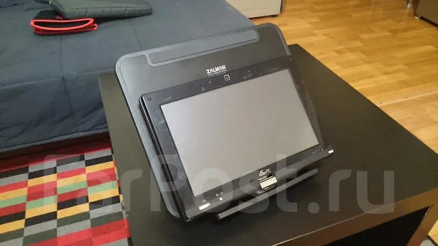 Asus Eee PC T101MT. 1,7����, ��� 2048 ��, ���� 320���, WiFi: 1, Bluetooth: 1, ����������� �� 6��. ����