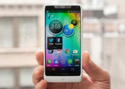 Motorola RAZR M. �/� ����
