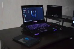 Alienware M14x R2. WiFi: 1, Bluetooth: 1 ����