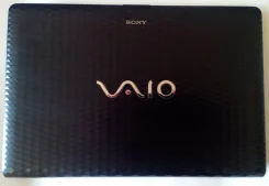 Sony VAIO VPC-EH2M1R. 2,4����, ��� 4 ��, ���� 500���, WiFi, Bluetooth, ����������� �� 3��. ����