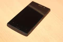 Sony Xperia ion. �/�