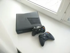 Microsoft Xbox 360 E ����