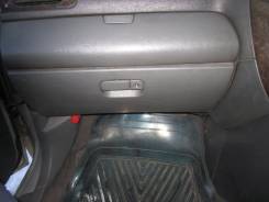 Бардачок. Mitsubishi Chariot Grandis, N84W Двигатель 4G64