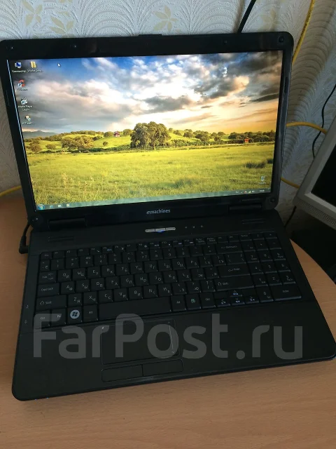 eMachines E525. 2,2����, ��� 3072 ��, ���� 250��� ����