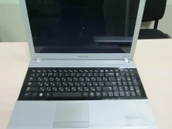 Samsung RV513. 1,6����, ��� 2048 ��, ���� 120���, WiFi: 1, ����������� �� 1��. ����