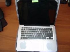 Apple MacBook Pro 13. 2,7����, ��� 8 ��, ���� 500���, WiFi, Bluetooth, ����������� �� 4��. ����