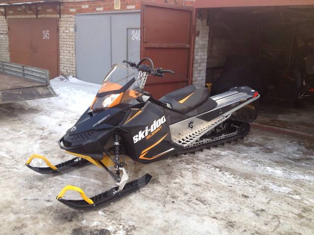 BRP Ski Doo Summit Sport