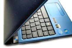 Acer Aspire 5750. 2,3����, ��� 4 ��, ���� 320���, WiFi: 1, Bluetooth: 1, ����������� �� 2��. ����