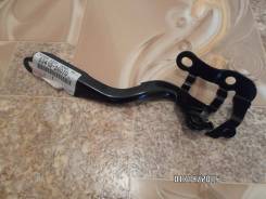 Крепление капота. Toyota Voxy, ZRR75, ZRR70, ZRR70G Toyota Noah, ZRR75, ZRR70 Двигатели: 3ZRFE, 3ZRFAE