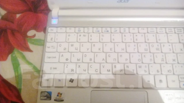 Acer Aspire One D270-268ws. 1,6����, ��� 2048 ��, ���� 500���, WiFi: 1, Bluetooth: 1, ����������� �� 4��. ����