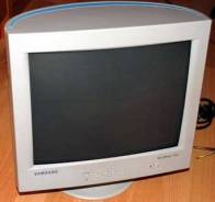 Samsung. 17" (43 см), технология CRT (ЭЛТ)